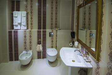 Фото номера Президентский люкс Отель Hotel Diamond г. Казанлык 2