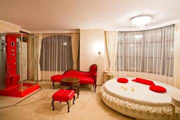 Фото номера Полулюкс Делюкс с бесплатной подземной парковкой Отель Hotel Diamond г. Казанлык 4